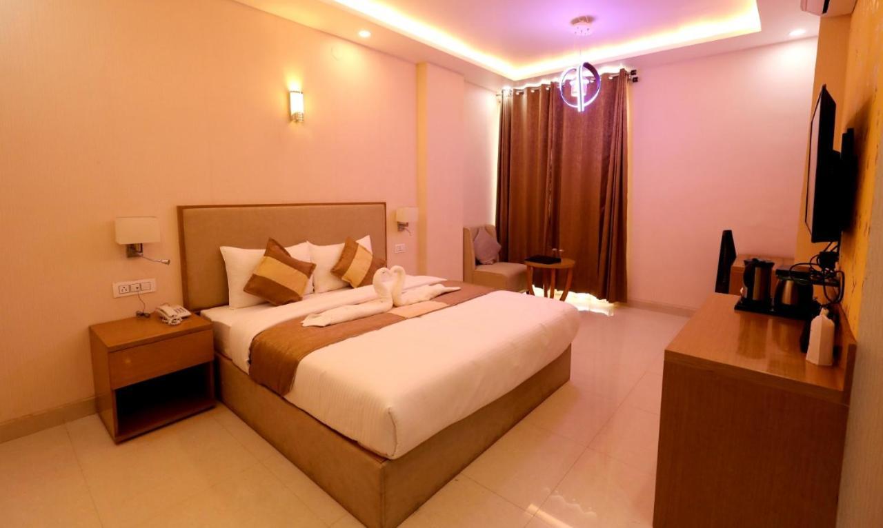 Hotel Yuvraj Grand Jabalpur Εξωτερικό φωτογραφία