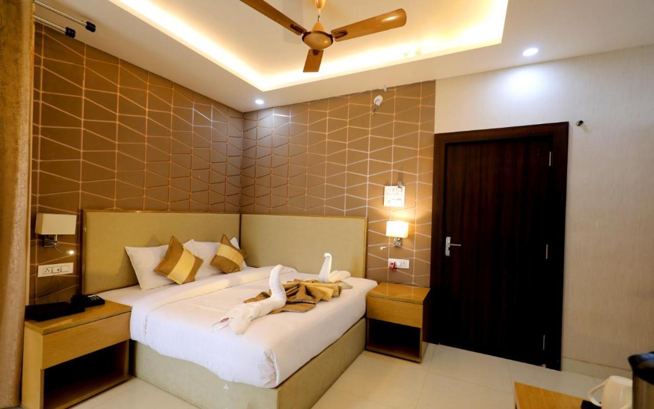 Hotel Yuvraj Grand Jabalpur Εξωτερικό φωτογραφία