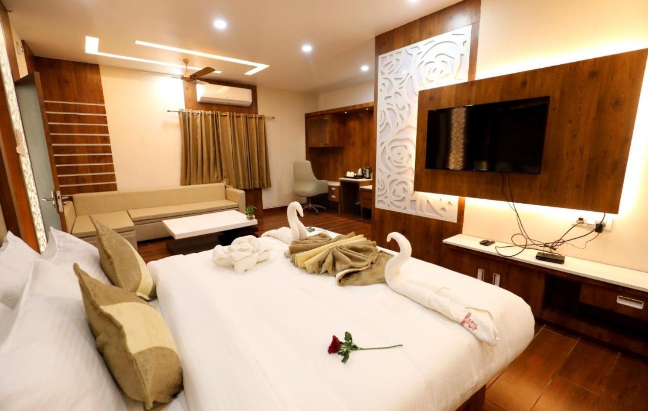 Hotel Yuvraj Grand Jabalpur Εξωτερικό φωτογραφία